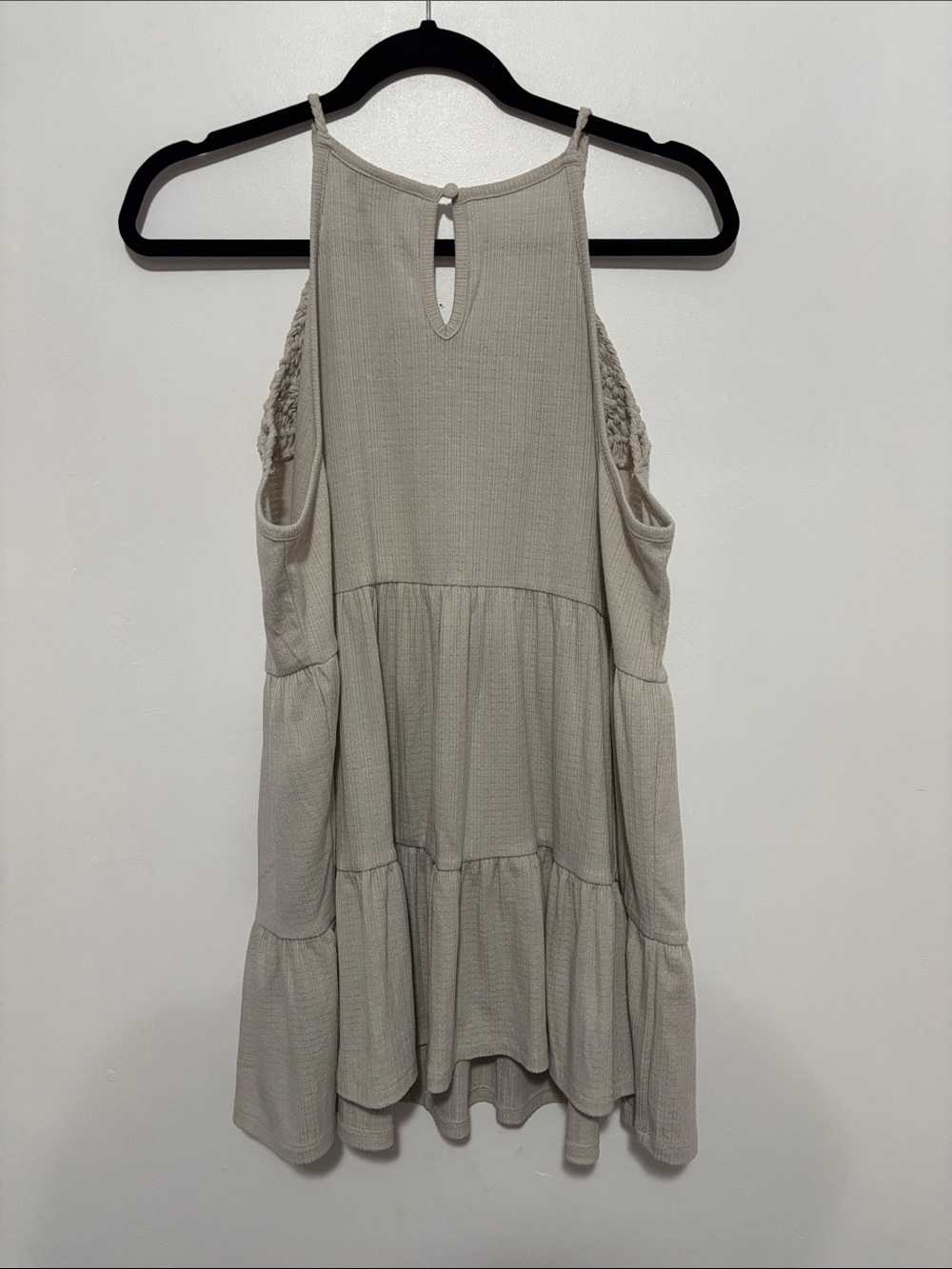 TORRID Taupe Macrame Crochet Neckline Tiered Cami Tank Top Size 2 - Picture 4 of 5